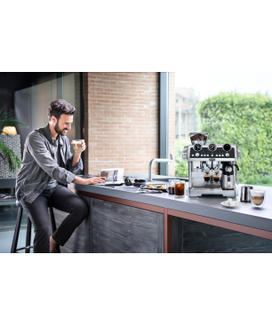 DELONGHI La Specialista Maestro Cold Brew EC9865.M Espressomaschine Silber/Schwarz