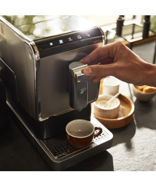 TCHIBO Esperto Caffè 1.1 Kaffeevollautomat Silber